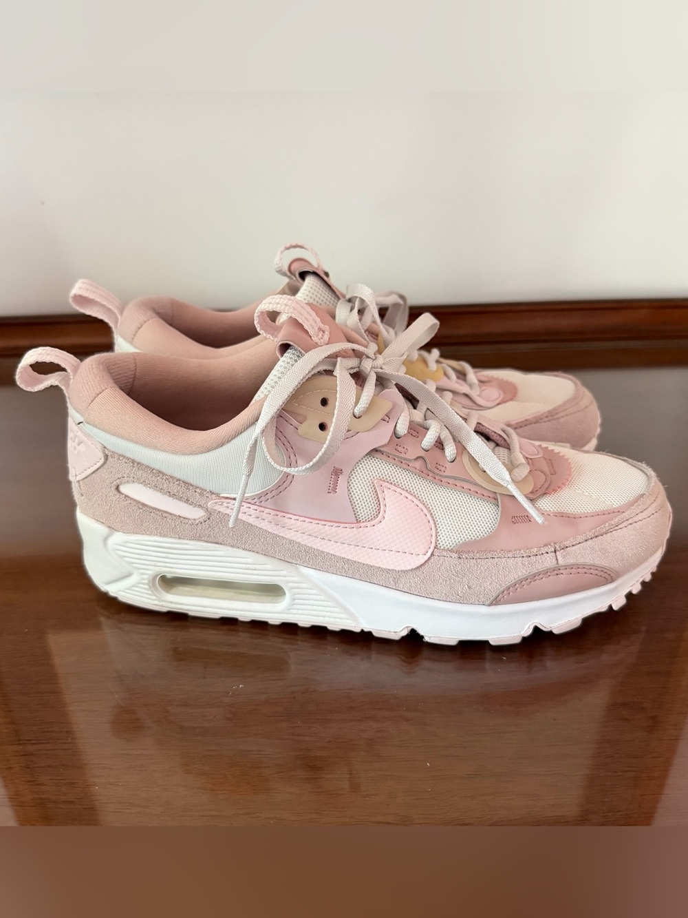 Nike Air Max 90 Futura DM9922-104 Women’s Size 7.5 Summit White Pink Sneakers